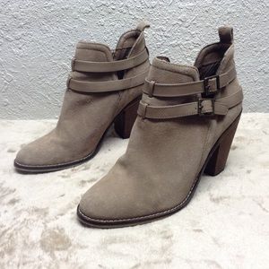 Nine West SOMELLAGD taupe heel boots 9.5 booties